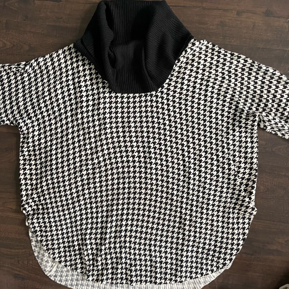 Oversized Houndstooth Sweater United States Sweaters, Large - Picture 3 of 6